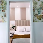 Dina House Quinzico Nazaré