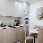 Dina House Quinzico Nazaré