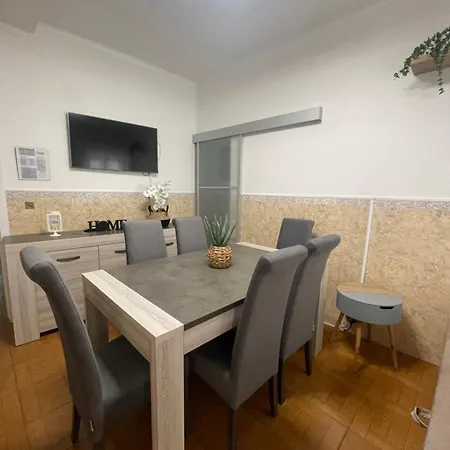 Dina House Quinzico