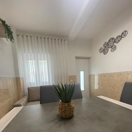 Dina House Quinzico Nazare