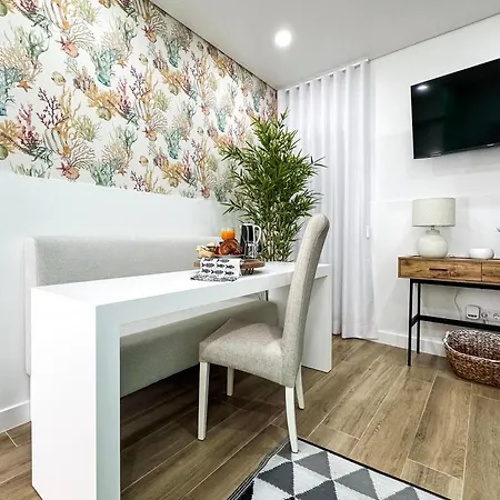 Dina House Quinzico Nazaré
